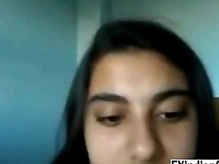 Indian teen slut masturbates on cam