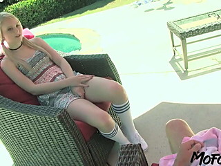 mofozocom 18 year old step daughter is fucking with the step dad