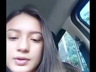 una tirada en el auto